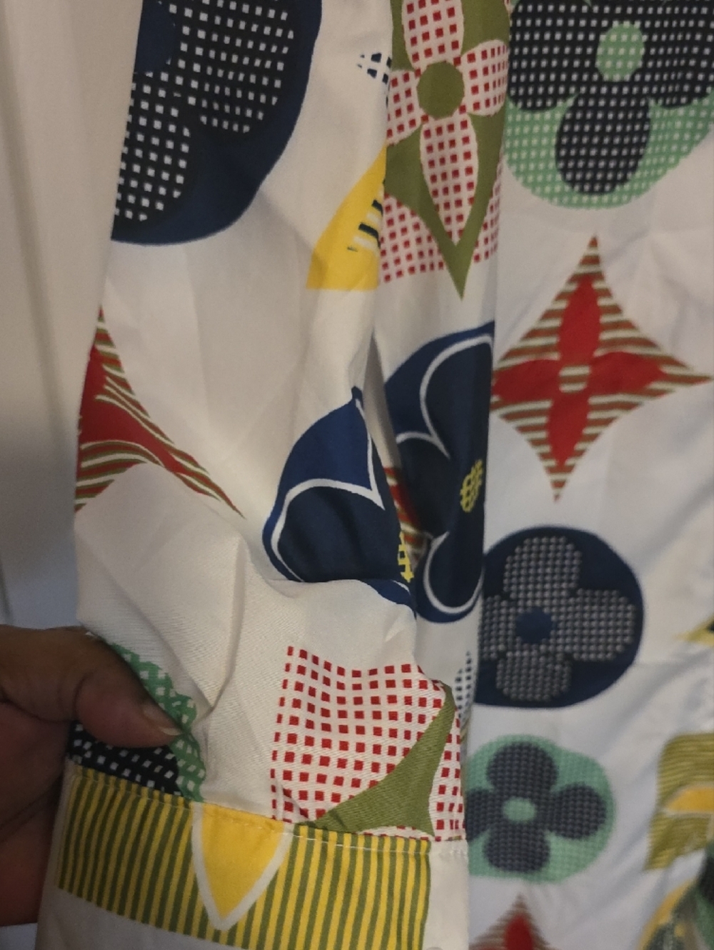 White Multicolor Patterned Button-Up Shirt Dress With Pockets. - Picture 4 of 5
